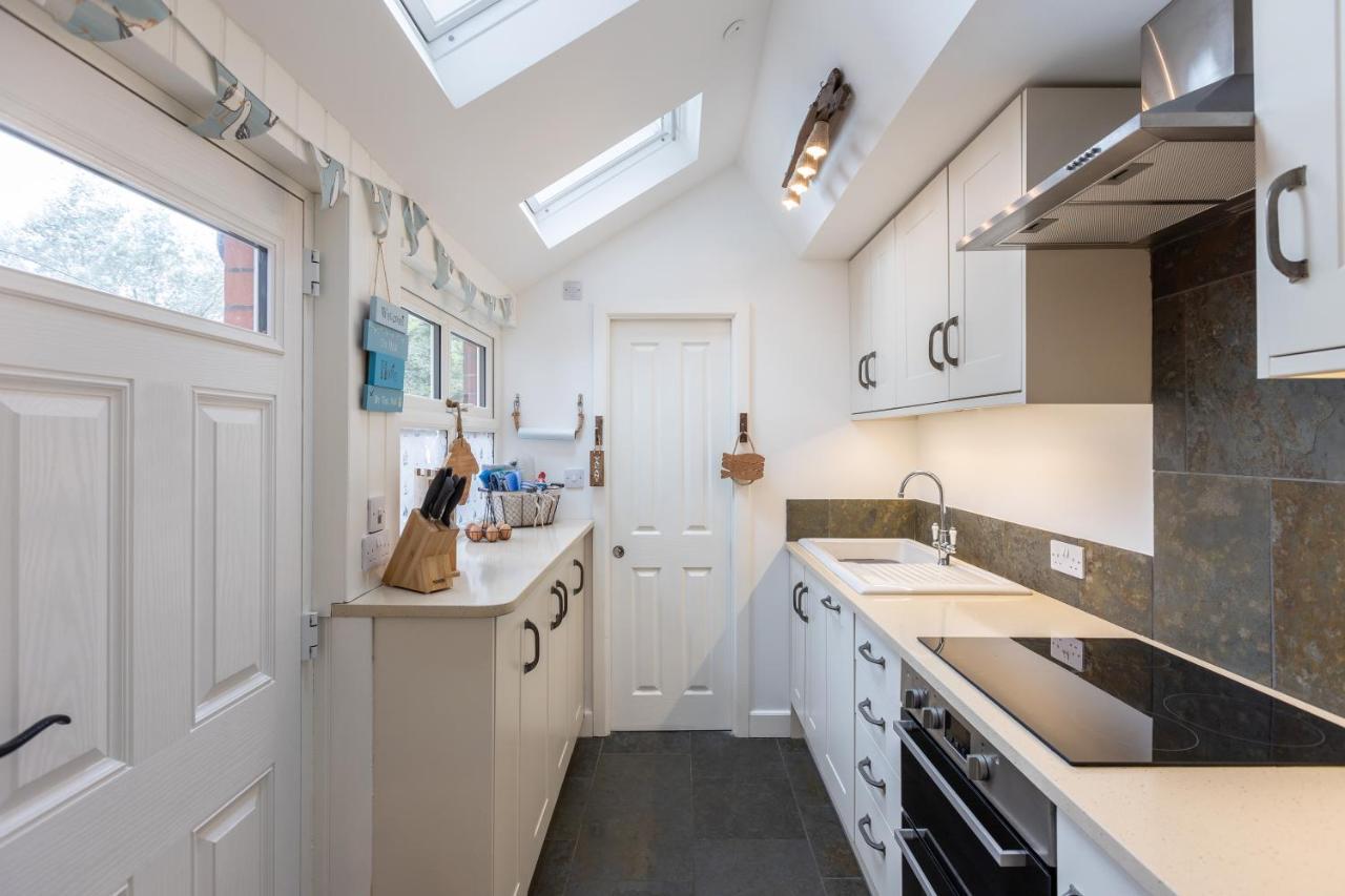 Robin Hood'S Bay Coastguard'S Cottage With A View Экстерьер фото